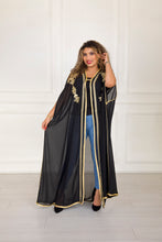 Charger l'image dans la galerie, Cape Selene 2023 - Mousline en broderie