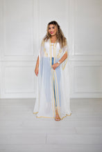 Charger l'image dans la galerie, Cape Selene 2023 - Mousline en broderie