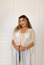 Charger l'image dans la galerie, Cape Selene 2023 - Mousline en broderie