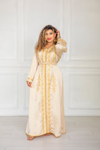 Charger l'image dans la galerie, Caftan brodé 2023 - Drap de soie